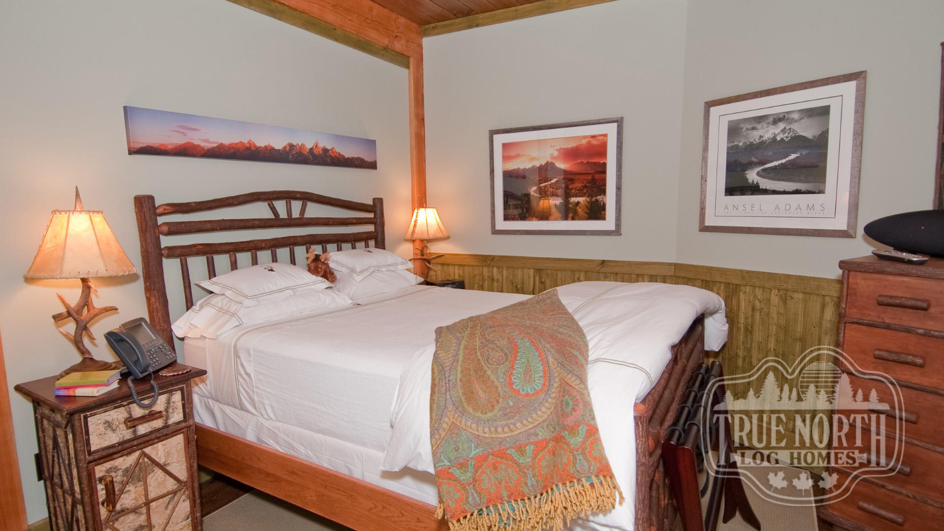 The Morris Residence bedroom