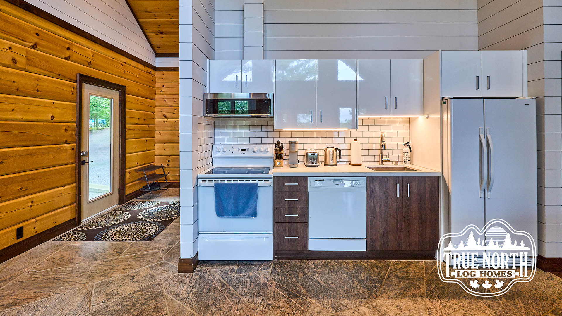 Moore-Residence-Kitchen-Foyer