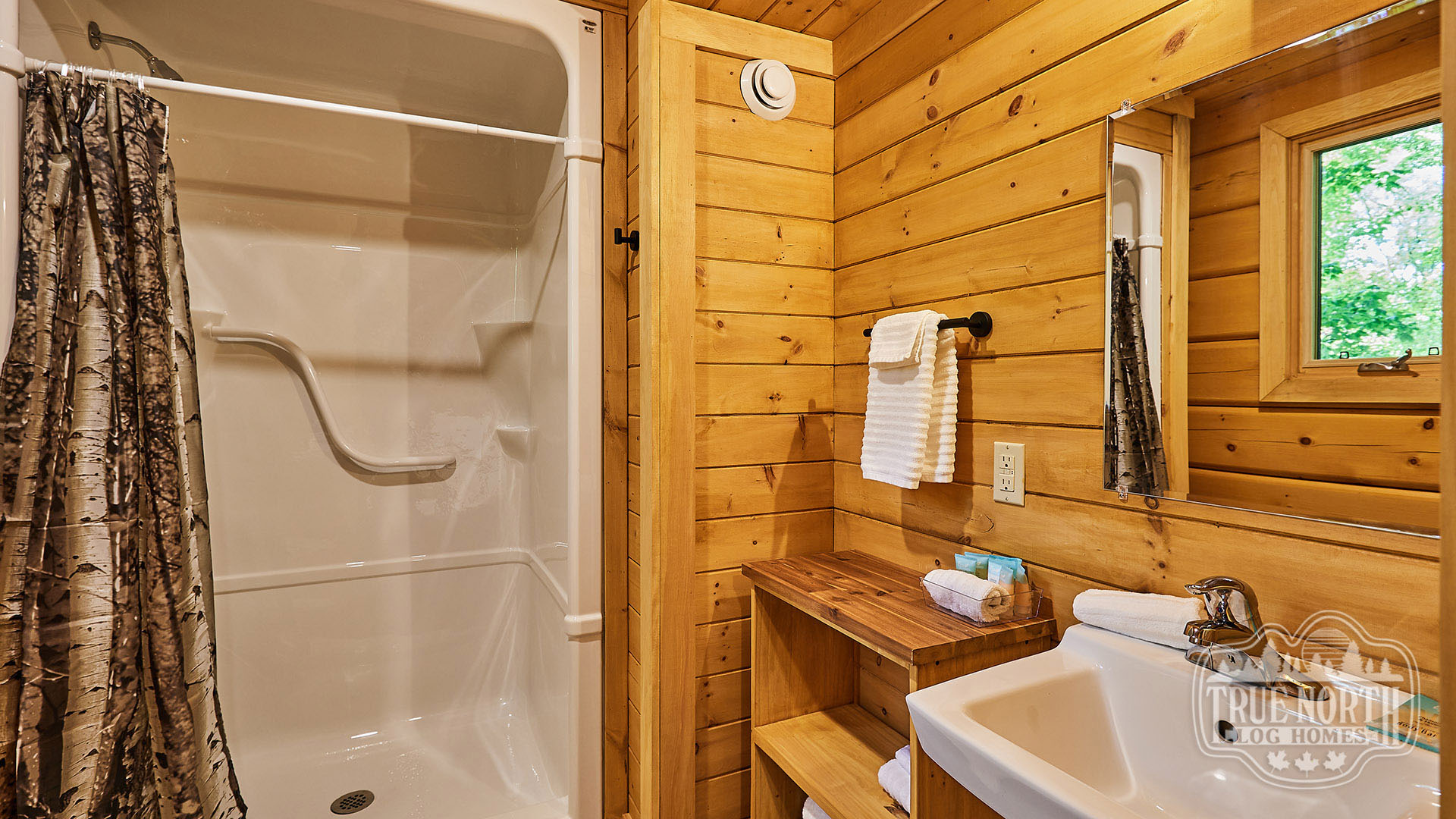 Six Nations Small Cabin bathroom